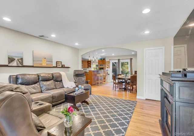 Photo 4 of Single family home for sale at 49 Muriel Pl, Islip, NY 11796 | MLS# 1059995 | Listing updated on 2026-10-08