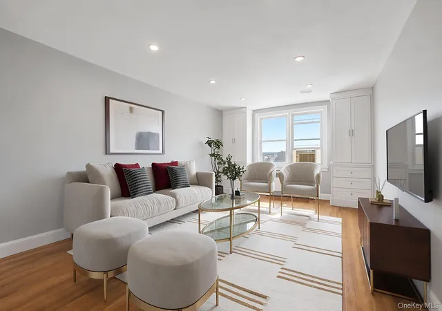 Photo 3 of Condo for sale at 164 Ravine Ave #3A, Yonkers, NY 10701 | MLS# 1059999 | Listing updated on 2026-10-09