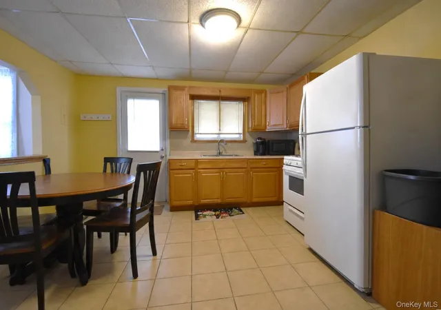 Photo 3 of House for sale at 180 Foxhall Ave, Kingston, NY 12401 | MLS# 1060035 | Listing updated on 2026-10-23