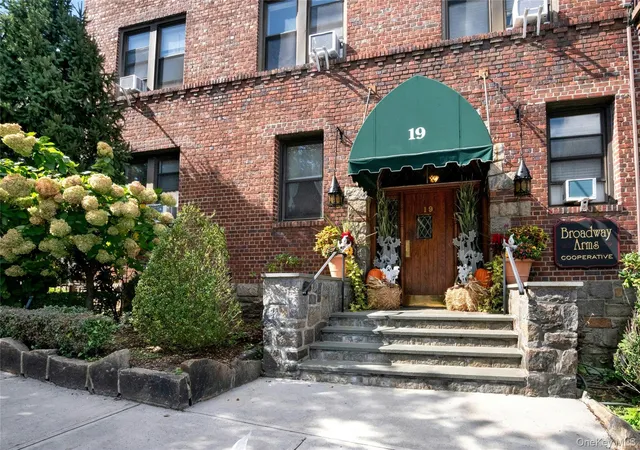 Photo 2 of Condo for sale at 19 S Broadway #5D, Tarrytown, NY 10591 | MLS# 1060040 | Listing updated on 2026-10-08