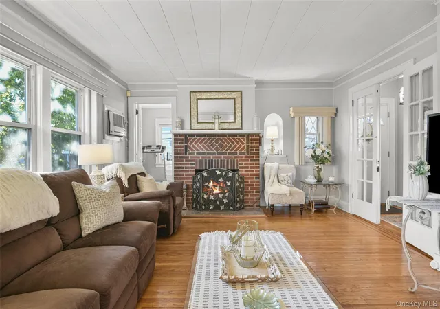 Photo 3 of Single family home for sale at 20 Alida St, Yonkers, NY 10704 | MLS# 1060043 | Listing updated on 2026-10-09