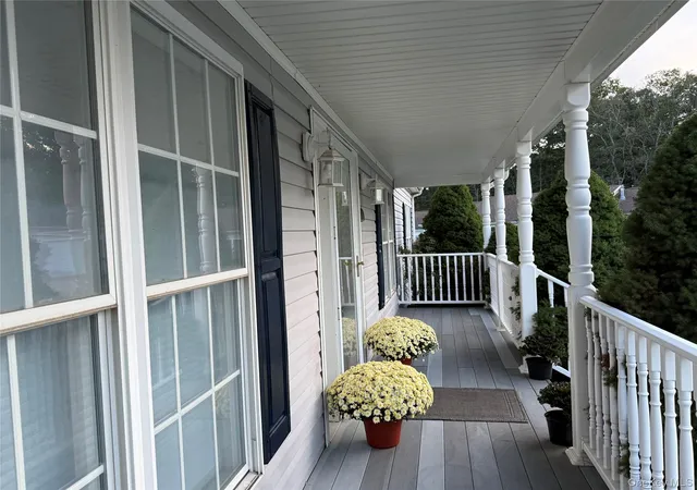 Listing Photo 2 - Condo for sale in building located at 1407 Middle Rd, Riverhead, NY 11933 - Unit #271