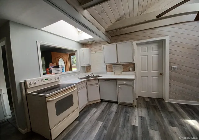 Photo 3 of Single family home for sale at 77 Dahlia Dr, Brookhaven, NY 11951 | MLS# 1060074 | Listing updated on 2026-10-07