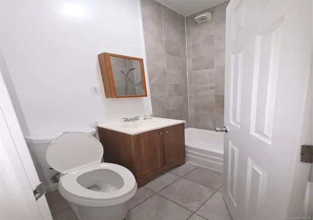 Photo 3 of Multi family home for sale at 784 Cauldwell Ave, New York, NY 10456 | MLS# 1060078 | Listing updated on 2026-10-08
