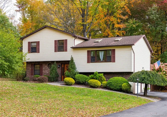 Photo 3 of Single family home for sale at 2 Presidential Way, East Fishkill, NY 12533 | MLS# 1060086 | Listing updated on 2026-10-28