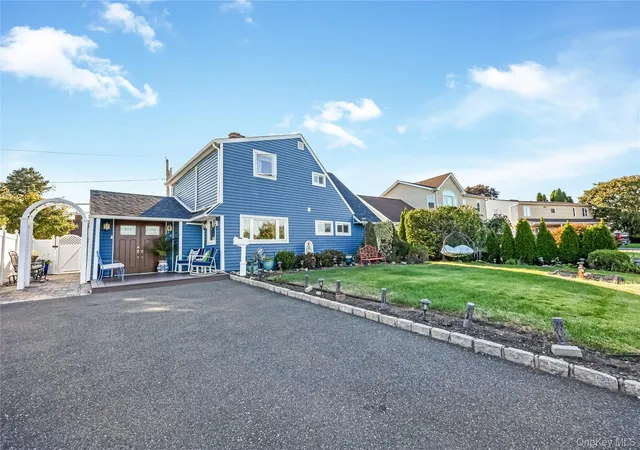 Photo 1 of Single family home for sale at 34 Harmony Ln, North Hempstead, NY 11590 | MLS# 1060098 | Listing updated on 2026-10-09
