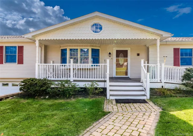 Photo 3 of Single family home for sale at 6 Overlook Dr, Pawling, NY 12564 | MLS# 1060099 | Listing updated on 2026-10-10