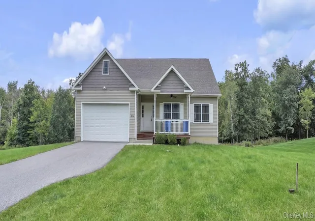 Single family home for sale at 53 Highland View Pl, Middletown, NY 10940 | MLS# 1060129