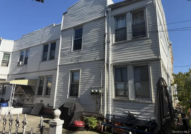 Photo 2 of Single family home for sale at 289 Etna St, New York, NY 11208 | MLS# 1060130 | Listing updated on 2026-10-08