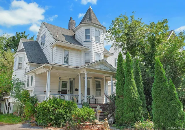 Photo 2 of Single family home for sale at 202 Woodland Ave, New Rochelle, NY 10805 | MLS# 1060137 | Listing updated on 2026-10-16
