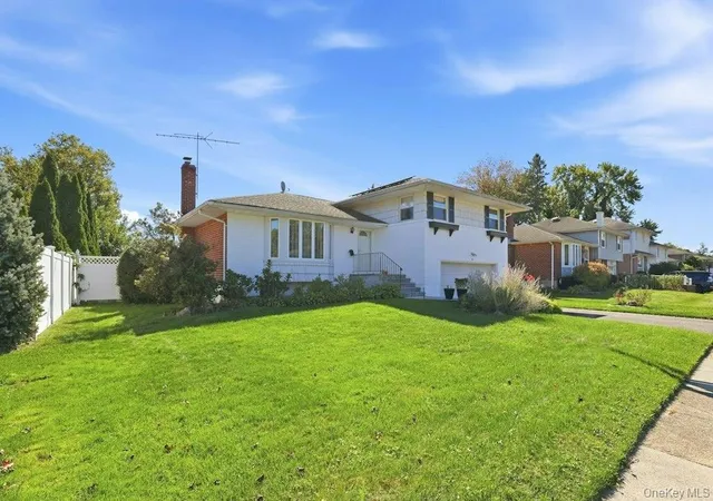 Photo 2 of Single family home for sale at 16 Radnor Rd, Oyster Bay, NY 11803 | MLS# 1060143 | Listing updated on 2026-10-08
