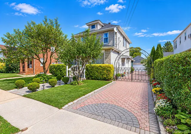Photo 4 of Single family home for sale at 132 Herman Blvd, Hempstead, NY 11010 | MLS# 1060149 | Listing updated on 2026-10-08