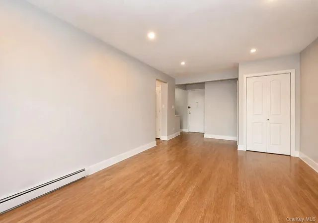 Photo 3 of House for sale at 195 S Middle Neck Rd #1-F, Great Neck, NY 11021 | MLS# 1060155 | Listing updated on 2026-10-08