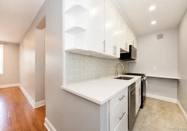 Photo 4 of House for sale at 195 S Middle Neck Rd #1-F, Great Neck, NY 11021 | MLS# 1060155 | Listing updated on 2026-10-08