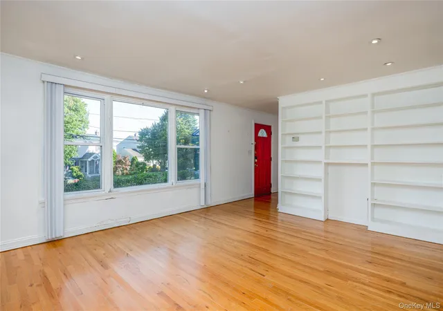 Photo 1 of Single family home for sale at 2 Whitman Rd, Yonkers, NY 10710 | MLS# 1060157 | Listing updated on 2026-10-09