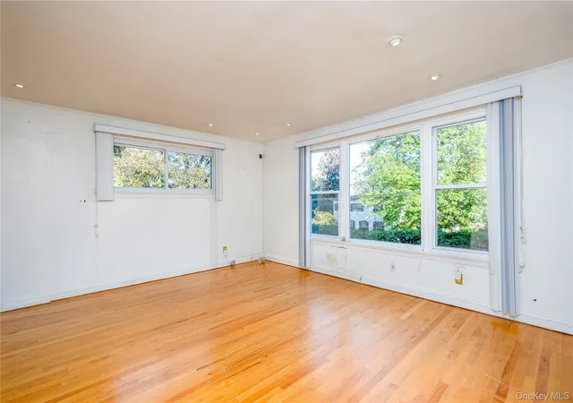 Photo 2 of Single family home for sale at 2 Whitman Rd, Yonkers, NY 10710 | MLS# 1060157 | Listing updated on 2026-10-09