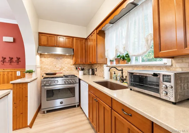 Photo 4 of House for sale at 108 Soundview St, Rye Town, NY 10573 | MLS# 1060175 | Listing updated on 2026-10-10