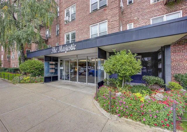Photo 3 of Condo for sale at 110 20 71 Avenue #110, Forest Hills, NY 11375 | MLS# 1060186 | Listing updated on 2026-10-08