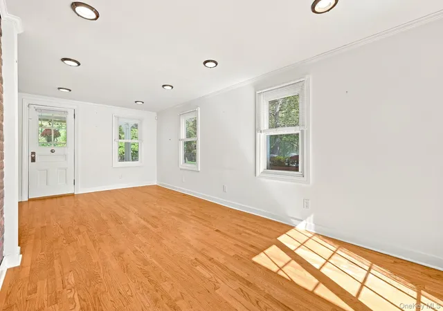 Photo 4 of Single family home for sale at 1475 Croton Lake Rd, Yorktown, NY 10598 | MLS# 1060193 | Listing updated on 2026-10-08