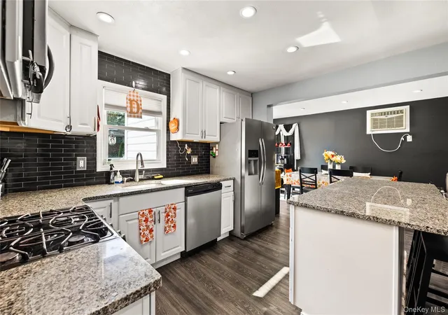 Photo 1 of Single family home for sale at 607 N Monroe Ave, Babylon, NY 11757 | MLS# 1060207 | Listing updated on 2026-10-08