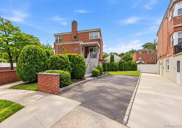 Photo 1 of House for sale at 17 Abner Pl, Yonkers, NY 10704 | MLS# 1060216 | Listing updated on 2026-10-09
