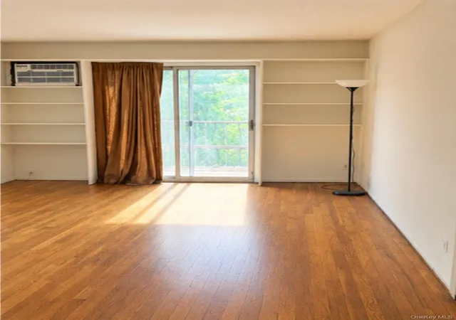 Photo 3 of House for sale at 886 Rensselaer Ave, New York, NY 10309 | MLS# 1060218 | Listing updated on 2026-10-08
