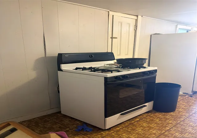 Photo 4 of House for sale at 37 Clinton Ave, Kingston, NY 12401 | MLS# 1060220 | Listing updated on 2026-10-13