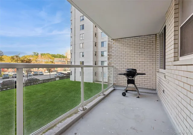 Photo 3 of House for sale at 3333 Henry Hudson Pkwy #2A, Bronx, NY 10463 | MLS# 1060221 | Listing updated on 2026-10-08