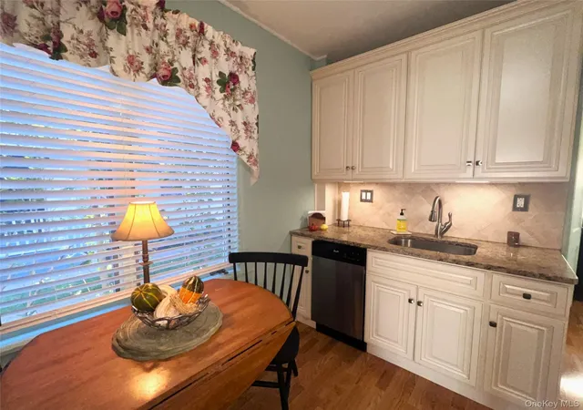 Photo 3 of House for sale at 8 Saint Nicholas St, Lynbrook, NY 11563 | MLS# 1060226 | Listing updated on 2026-10-08