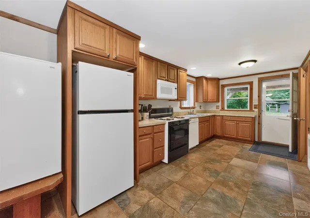 Photo 3 of Single family home for sale at 14601 Main St, Prattsville, NY 12468 | MLS# 1060231 | Listing updated on 2026-10-09