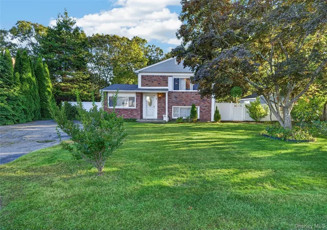 Photo 1 of Single family home for sale at 3 Jasper Ave, Brookhaven, NY 11772 | MLS# 1060235 | Listing updated on 2026-10-09