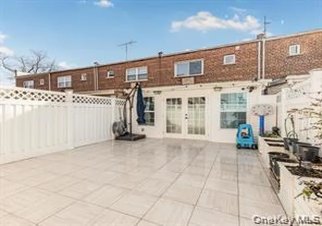 Listing Photo 4 - Condo for sale in building located at 2535 Hollers Ave, Bronx, NY 10475