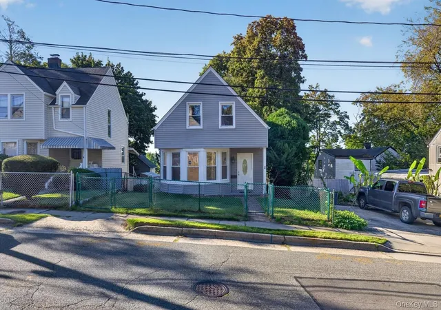 Photo 1 of Single family home for sale at 2 Austral Ave, Glen Cove, NY 11542 | MLS# 1060270 | Listing updated on 2026-10-08