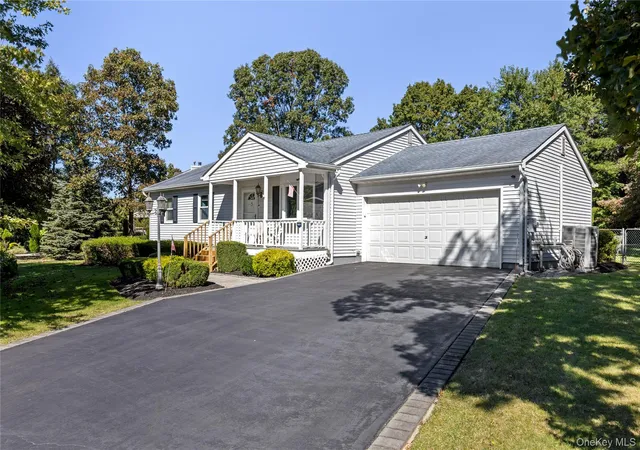 Single family home for sale at 5 Heather Ct, Middle Island, NY 11953 | MLS# 1060273