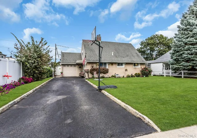 Photo 2 of Single family home for sale at 23 Summit Ln, Levittown, NY 11756 | MLS# 1060274 | Listing updated on 2026-10-08
