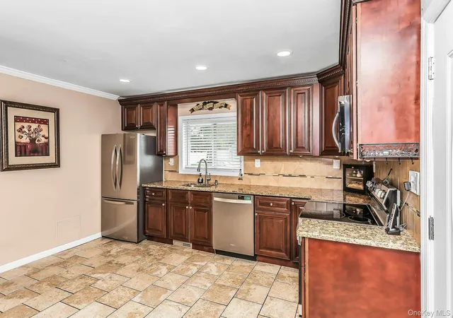 Photo 3 of Single family home for sale at 23 Summit Ln, Levittown, NY 11756 | MLS# 1060274 | Listing updated on 2026-10-08