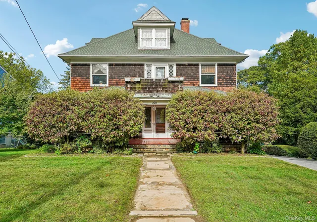 Photo 1 of Single family home for sale at 270 Fisher Ave, White Plains, NY 10606 | MLS# 1060283 | Listing updated on 2026-10-08