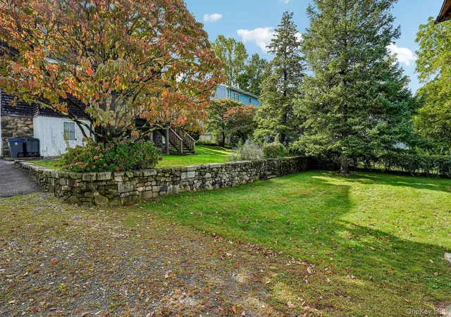 Photo 4 of Single family home for sale at 270 Fisher Ave, White Plains, NY 10606 | MLS# 1060283 | Listing updated on 2026-10-09