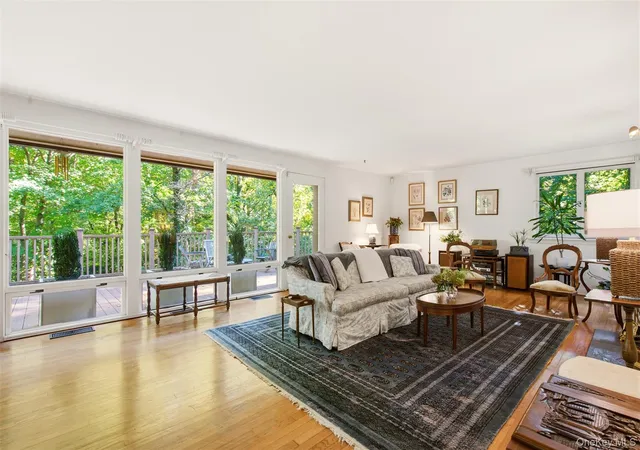 Photo 4 of Single family home for sale at 1620 Stewart Ln, Oyster Bay, NY 11791 | MLS# 1060286 | Listing updated on 2026-10-20