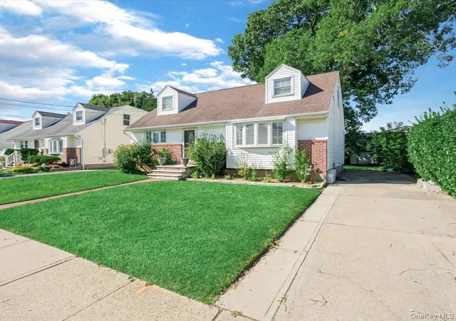 Single family home for sale at 712 Partridge Ave, West Hempstead, NY 11552 | MLS# 1060307