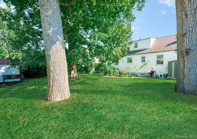 Photo 16 of Single family home for sale at 712 Partridge Ave, West Hempstead, NY 11552 | MLS# 1060307 | Listing updated on 2026-10-08