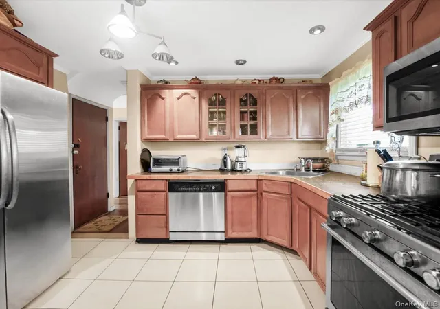 Photo 4 of Single family home for sale at 712 Partridge Ave, West Hempstead, NY 11552 | MLS# 1060307 | Listing updated on 2026-10-08