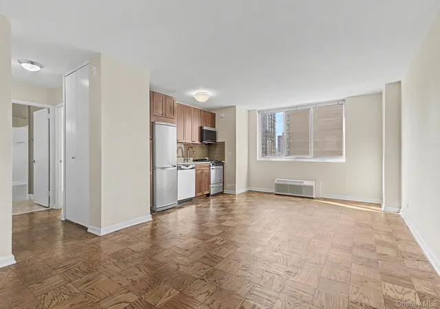 Photo 2 of Condo for sale at 345 E 93rd Street #20E, New York, NY 10128 | MLS# 1060336 | Listing updated on 2026-10-08
