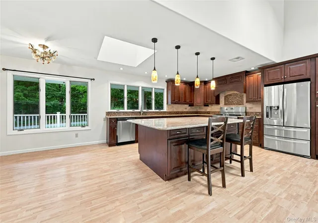 Photo 4 of Single family home for sale at 6 Winfield Dr, Sound Beach, NY 11789 | MLS# 1060339 | Listing updated on 2026-10-08