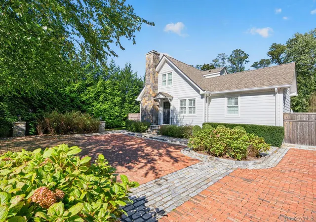Single family home for sale at 25 Old Northport Rd, Huntington, NY 11743 | MLS# 1060375
