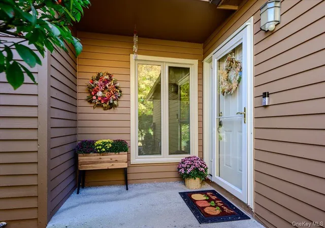 Photo 3 of Condo for sale at 302 Beechwood Ln, Yorktown, NY 10598 | MLS# 1060386 | Listing updated on 2026-10-09