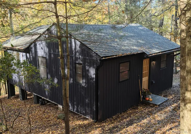 Photo 2 of Single family home for sale at 40 Overlook Rd, Neversink, NY 12788 | MLS# 1060387 | Listing updated on 2026-10-22