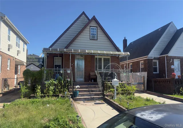 Photo 2 of Single family home for sale at 118 Sussex Rd, Elmont, NY 11003 | MLS# 1060389 | Listing updated on 2026-10-08
