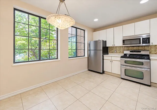 Listing Photo 2 - Condo for sale in building located at 618 Louisiana Ave, Brooklyn, NY 11239 - Unit #2