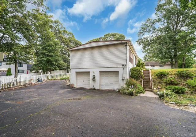 Photo 4 of Manufactured home for sale at 79 Wicks Rd, Commack, NY 11725 | MLS# 1060409 | Listing updated on 2026-10-08